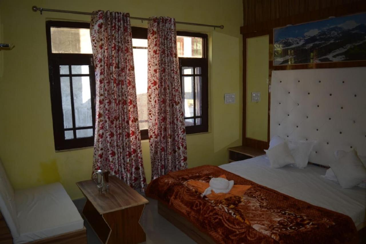 Nice One Palace Srinagar  Exterior photo